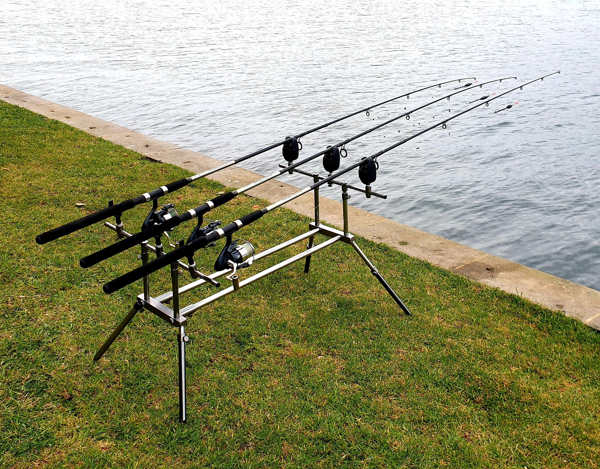 Send Ludes fishing photo 6