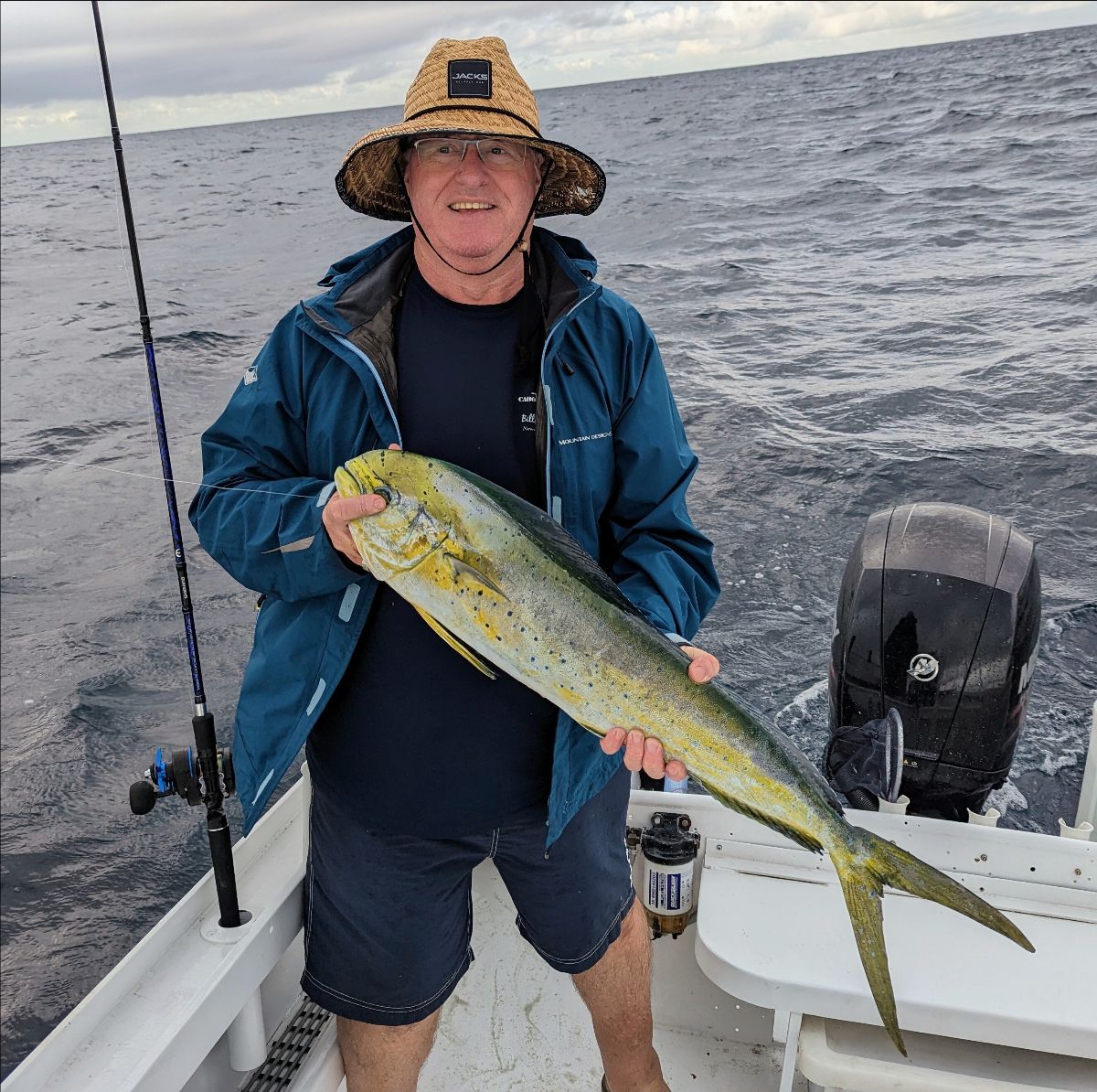 Shackle Your Tackle With a Head Start fishing photo 3